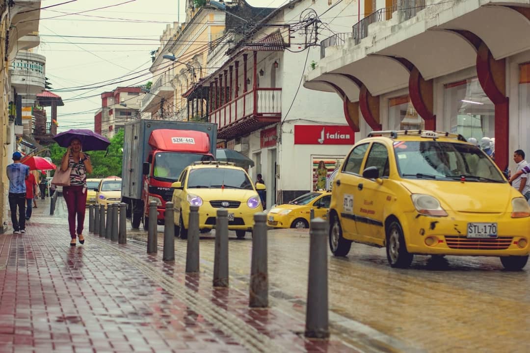 MetroSabanas's tweet photo. Este es el #Sincelejo que todos queremos, con un centro renovado, amplios e incluyentes andenes para la comodidad y movilidad segura de los peatones, que deja contemplar la riqueza urbanística y arquitectónica, patrimonio de la ciudad,  gracias al proyecto #CentroAmable. https://t.co/XUvN9kePMj