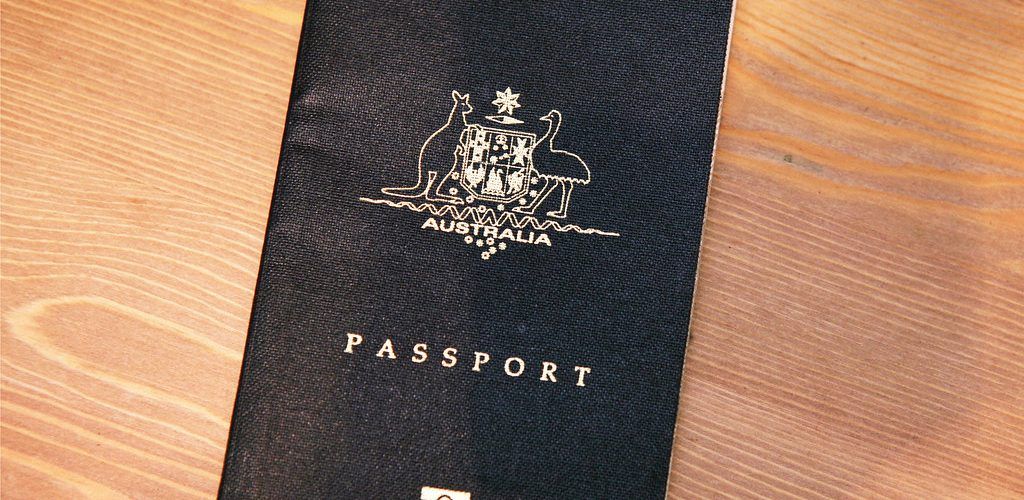 RoamMigration's tweet image. The Refugee Council has issued a warning for refugees with pending citizenship or visa applications, not to travel overseas. If you need help from one of immigration lawyers with your visa application, get in touch here: buff.ly/2QDFllv #protectionvisa