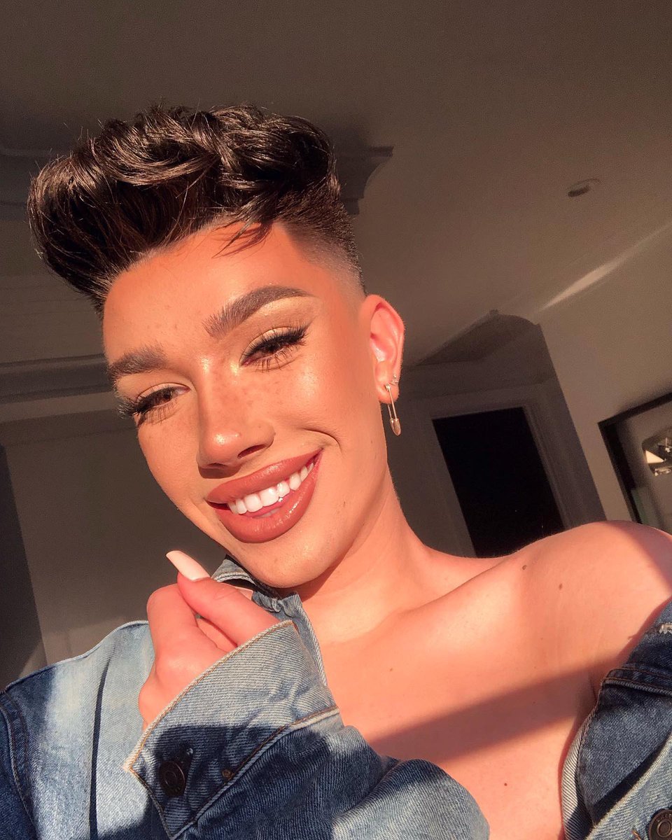 jamescharles's tweet photo. sister smiling :) https://t.co/o50TVsS1yL