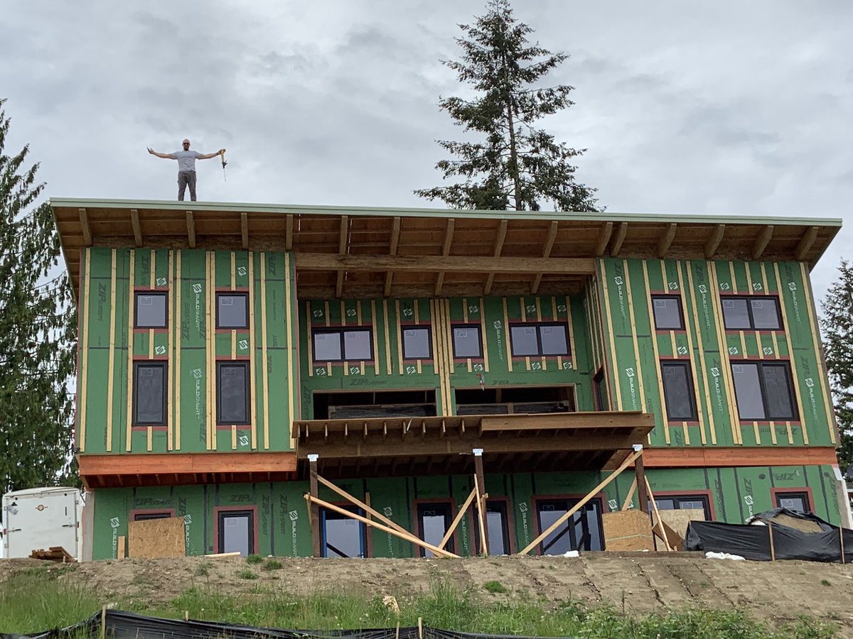 LMPassiveHouse's tweet photo. Making progress! Roof is dried in and awaiting the metal roof. Lots of work on the interior to prepare for my first #PassiveHouse blower door test in a couple weeks! @PROSOCO R-Guard products are making it easy though! #fluidapplied https://t.co/RtYiB5OEec