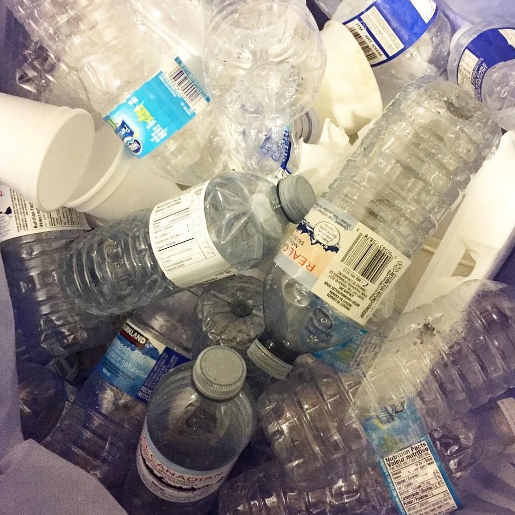 WasteFreeMuslim's tweet photo. This is one of several bins that become filled with hundreds of plastic bottles, now multiply that with 30 days of Ramadan....and this is just one Masjid 😓😳😢 Let's take 1 small step to eliminate the use of disposal bottles from our places of worship. ♻ https://t.co/ZEzhbwlkjv