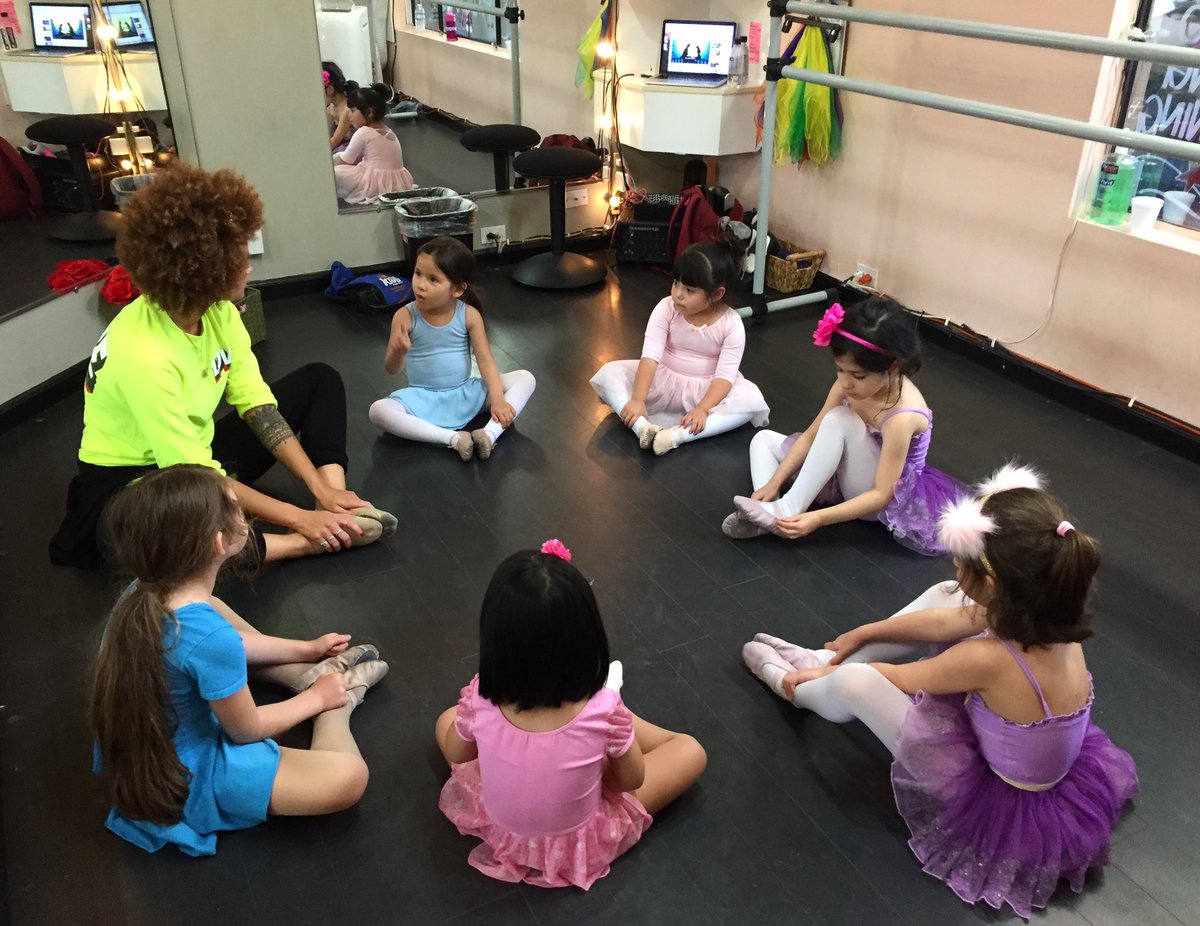 fsmdofficial's tweet photo. Our loves! 💕 our #PreDance class is advancing so much every single week! We love our talented and oh so determined dancing dolls! Thank you Ms. @tayaangelique for a great class today! ⭐️ https://t.co/qePzJhHn7Q