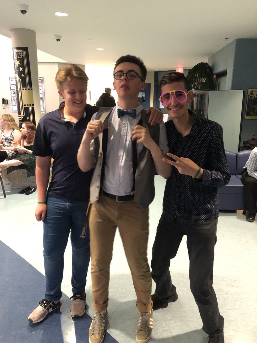 brent_dickson's tweet photo. Just returned from the Alberta Student Leadership Conference @aslc2019 in Lethbridge. Spent time with amazing student leaders and some of the best people and friends I know, Leadership teachers from across Alberta. Thx Chinook HS for running an amazing conference #aslcishottogo https://t.co/I6whBMLKVa