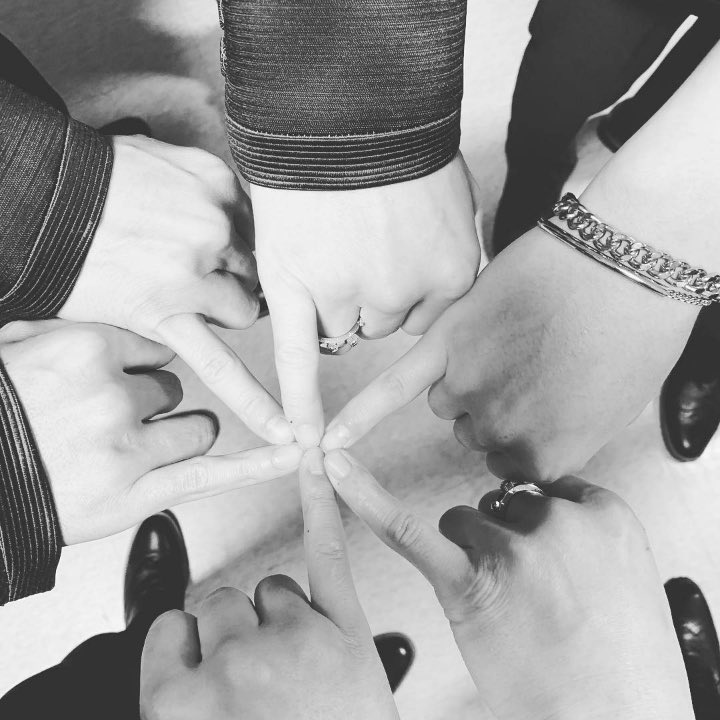 jjsoftfinger's tweet photo. 출근길 모닝송🎧 Life pressure, 나를 눌러도 신화는 꺾이지 않아 #우리이름_우리가책임지지_신화 https://t.co/kgbbUvMlvI