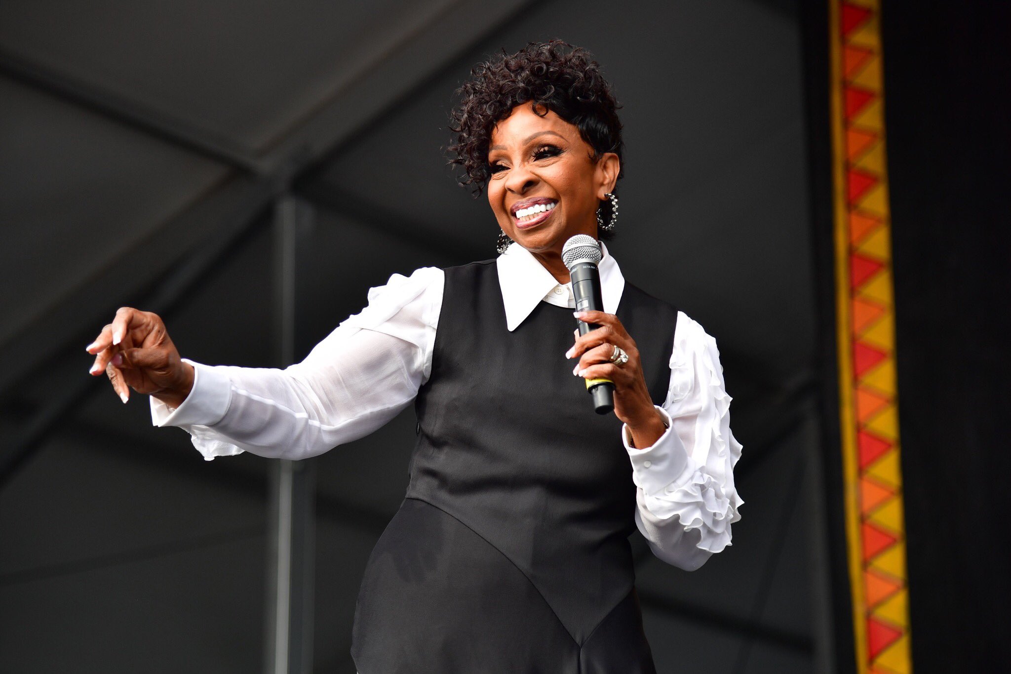 Happy birthday to the one and only Gladys Knight. Here\s to another 75 years . ( : Getty) 