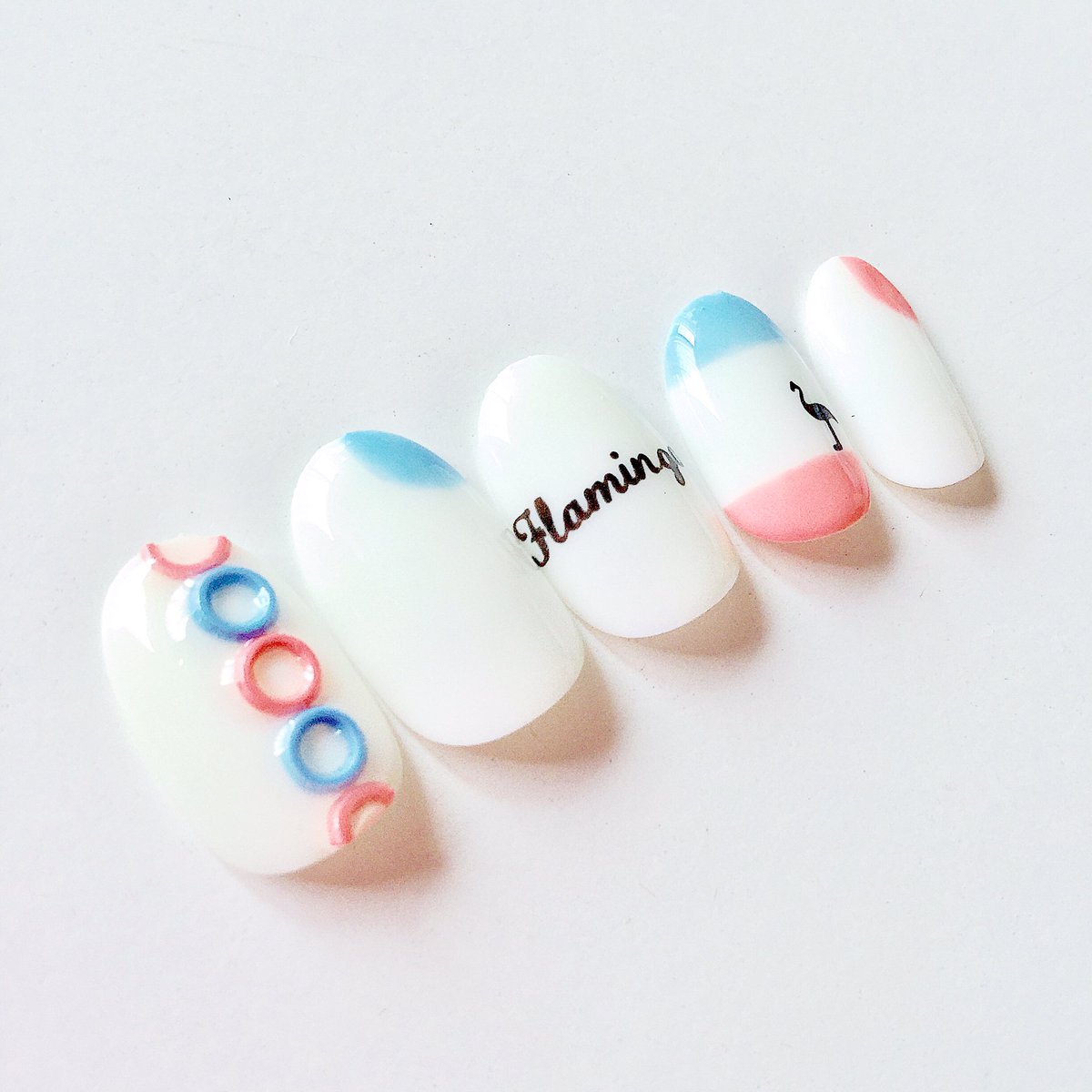 しろくまnail フラミンゴのネイル コーラルピンクと水色でトリコロールカラー 立体パーツが可愛い こちらも夏ネイル向け ピンクだけどコーラル系なので イエベさんに良きです フラミンゴ ピンク 夏ネイル スタンピング トリコロール ネイル しろくまnail フラミンゴのネイル コーラルピンクと水色でトリコロールカラー 立体パーツが可愛い こちらも夏ネイル向け ピンクだけどコーラル系なので イエベさんに良きです フラミンゴ ピンク 夏ネイル スタンピング トリコロール ネイル
