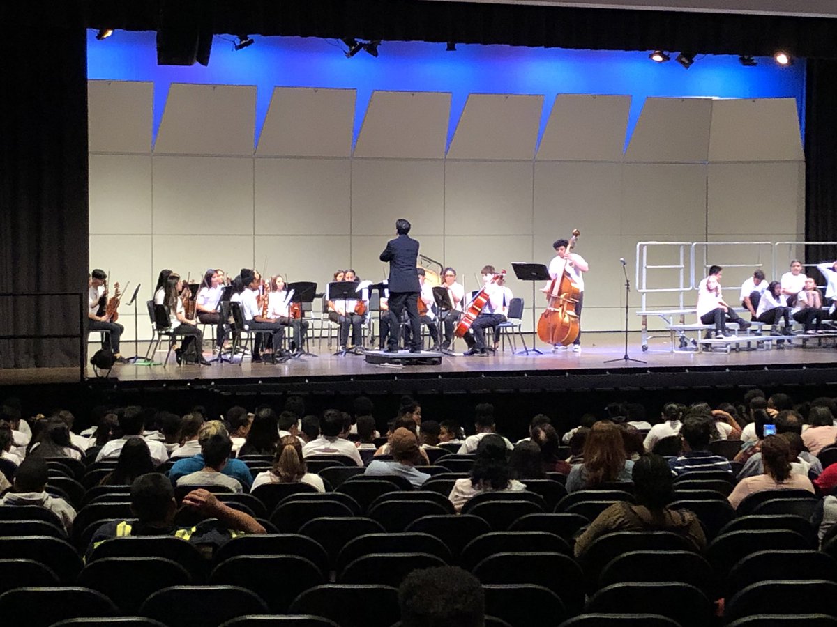 Excited to welcome the instrumental and choral ensembles from @EBrookeLeeMS to Northwood for their spring concert!! So much fun having future Gladiators in the house!
<a href="/NorthwoodPrin/">Northwood Leadership Team</a> 
<a href="/NorthwoodAMTAD/">Academy of Music, Theatre, & Dance</a>