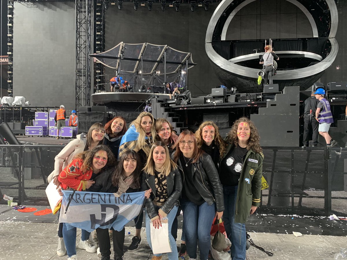 EveForeverLove's tweet photo. @GaryBarlow thanx for an amazing gig tonight in Bristol! Safe to say it’s been one of the best so far! Gig 9 out of 16 to go.... we had a blast! Love ya! ❤️❤️❤️ https://t.co/cu3SzEs7rT