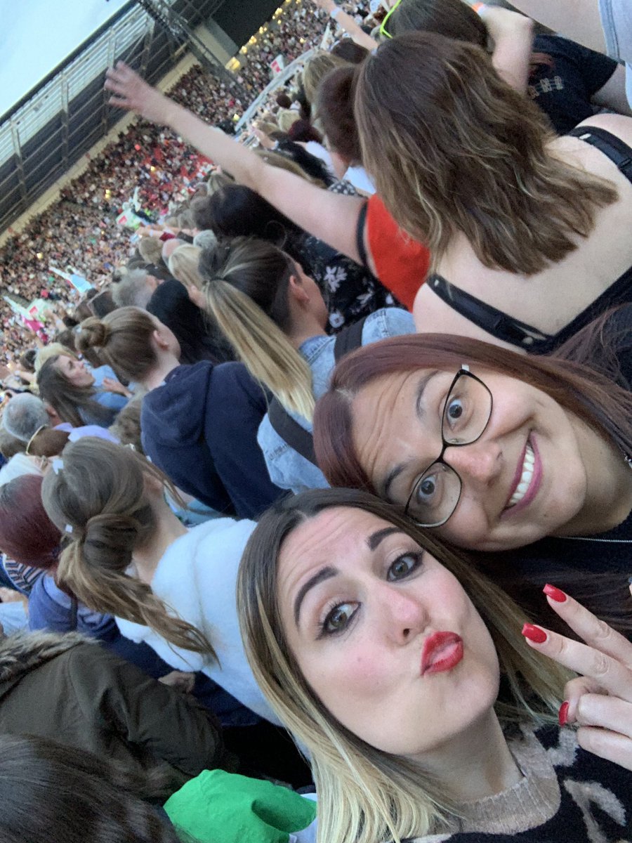 EveForeverLove's tweet photo. @GaryBarlow thanx for an amazing gig tonight in Bristol! Safe to say it’s been one of the best so far! Gig 9 out of 16 to go.... we had a blast! Love ya! ❤️❤️❤️ https://t.co/cu3SzEs7rT