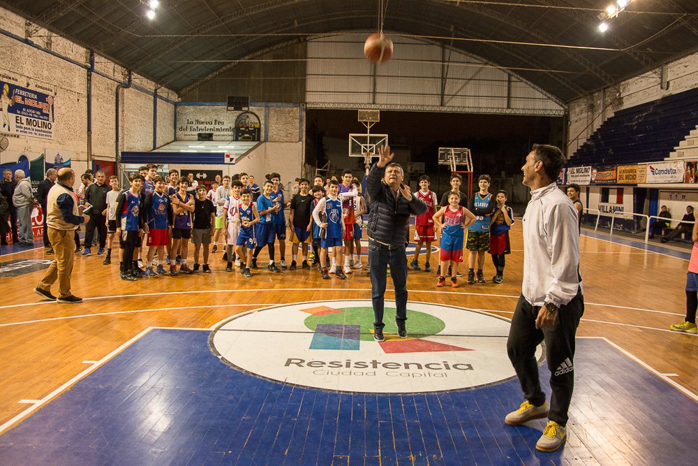 Desde el Estado creemos que el deporte tiene un impacto muy positivo en la formación de los valores, por eso fomentamos su desarrollo a través diferentes áreas de @chacogobierno. 🤝💪
#DeporteChaco