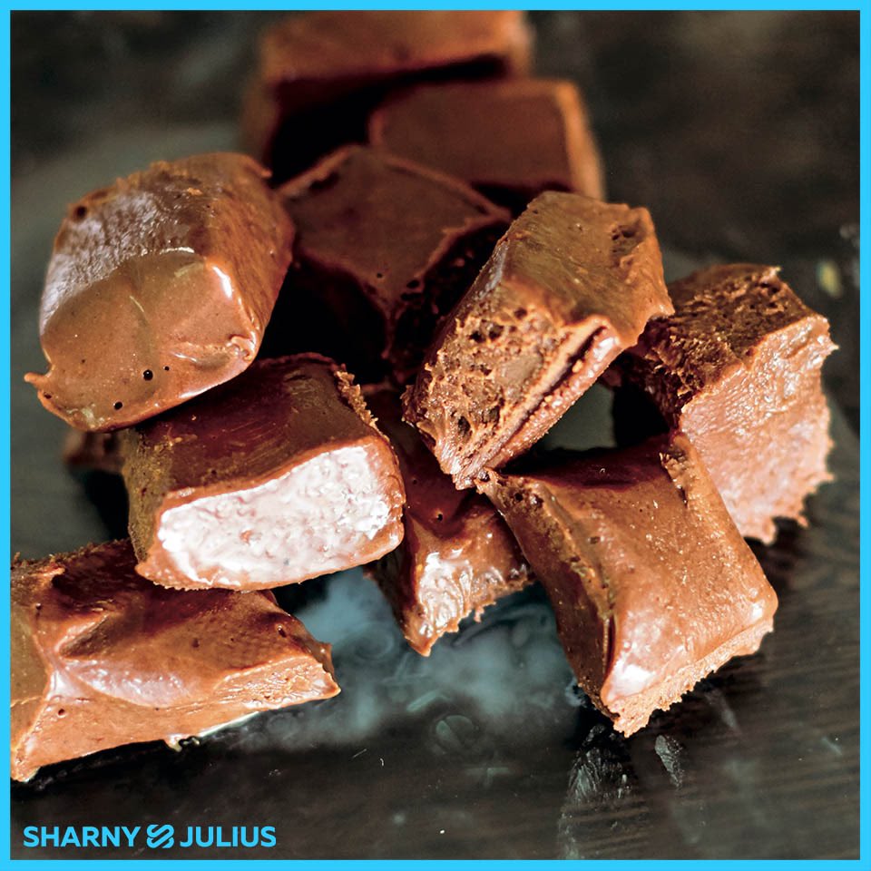 sharnyandjulius's tweet photo. Any fans of caramel around here? 🙋🏼‍♀️

We've got just the thing! Caramel Chews are our featured recipe for this week's #SJHealthyJunk. This recipe also includes how to make your own healthy chocolate mixture that you can use for other recipes. 🍫 https://t.co/p9v4fME0VV