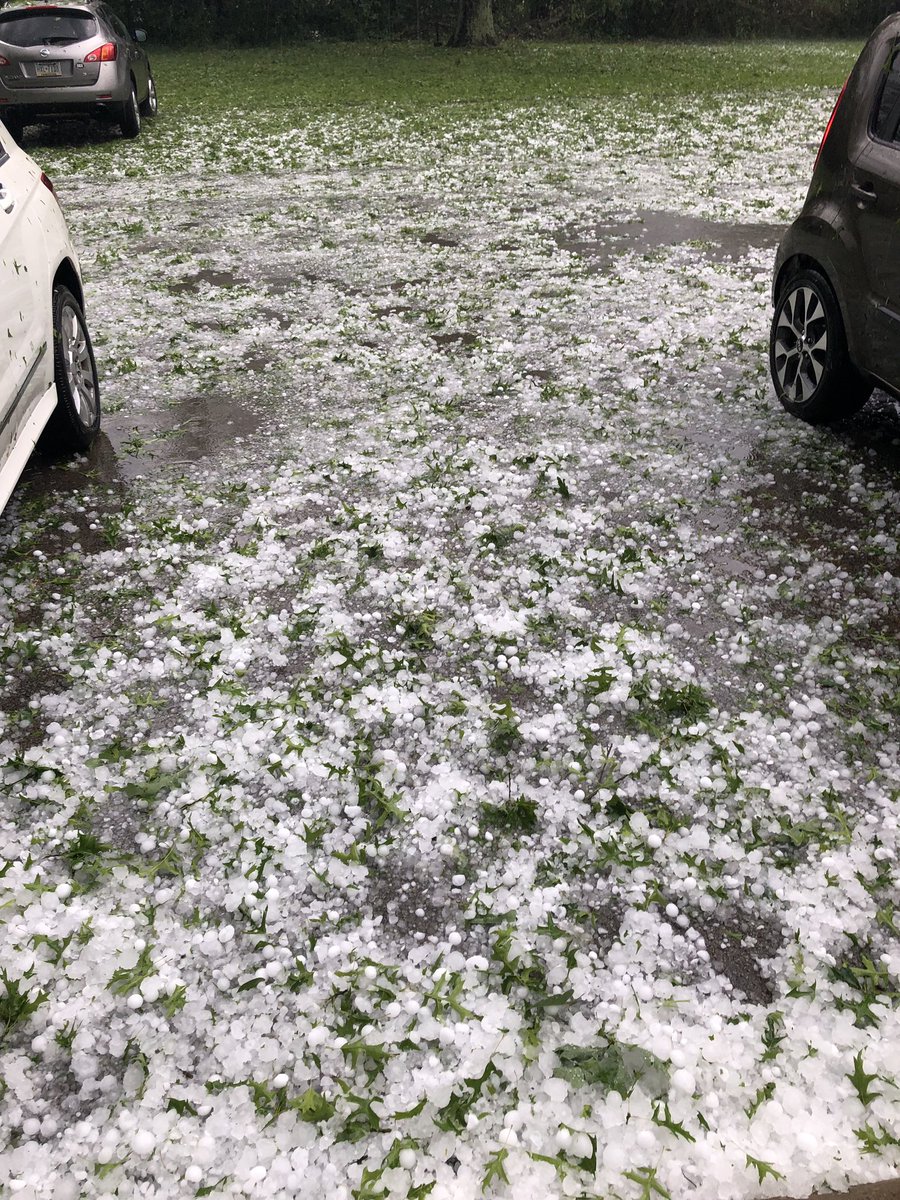 molly_waffles's tweet photo. @WPXIScott hail in Gibsonia!!!! https://t.co/sSN5T2mEDh