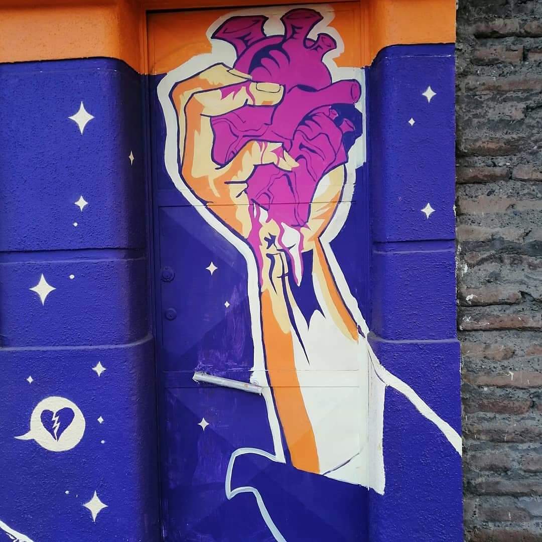 Mural hecho por César Vallejos en la comuna de San Miguel [Santiago, Chile] @punaladagrafica 
<a href="/taller_serigraf/">taller_serigraf</a>  👏👏❤❤