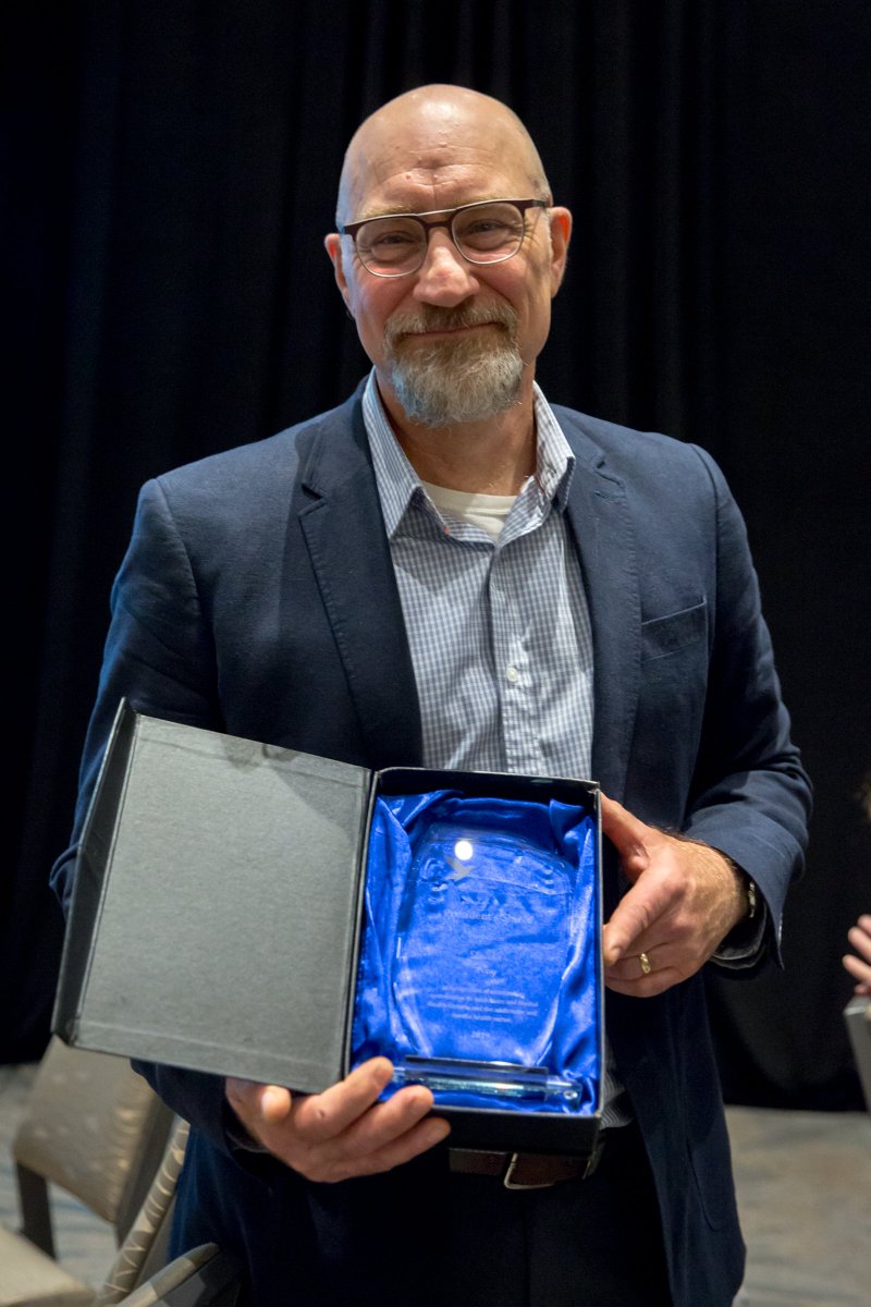 AMHOnt's tweet photo. Check out some snaps from today! We had an amazing ending keynote all about kindness by @NightShiftMD, wrapped up our concurrent sessions and presented AMHO's President's Shield Award to the very deserving Dave Roy! Congrats Dave! #AMHO2019 https://t.co/ZRhP90fhzW