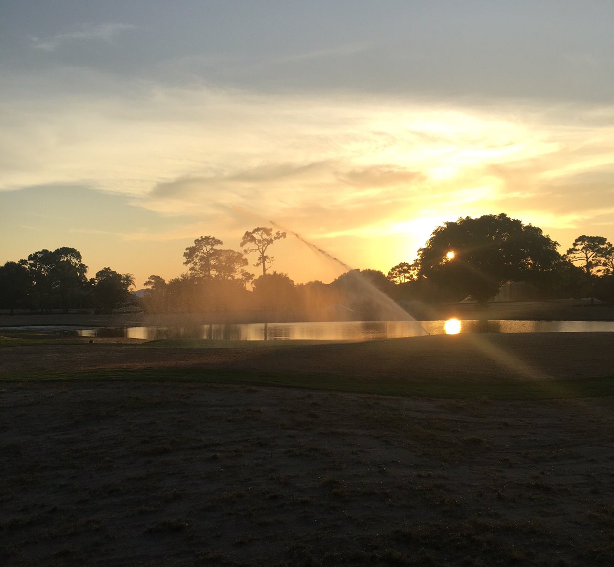 topatony13's tweet photo. Last cycle of the day!! @ToroGolf #Toro2wire #turfgrass https://t.co/uiNHFAqkfa