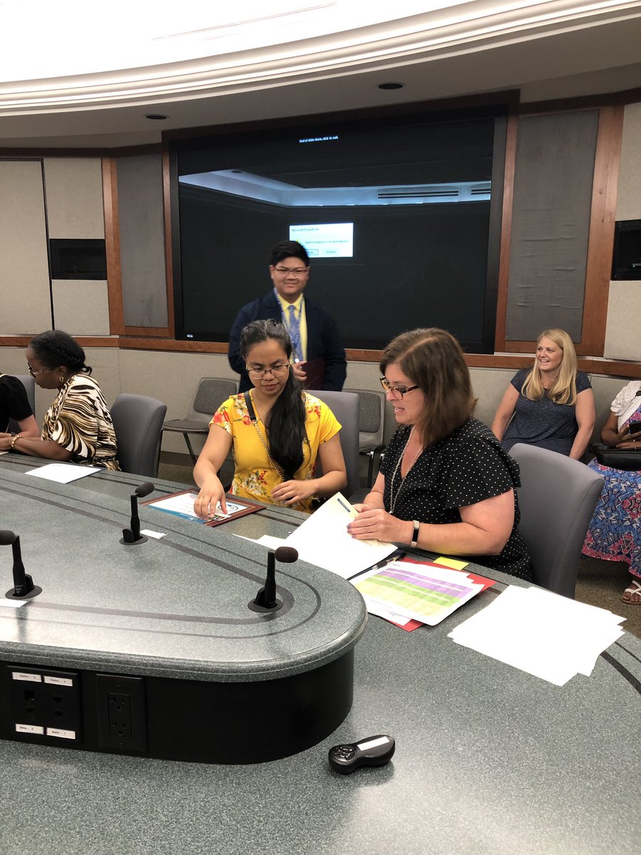 Grhsvtft's tweet photo. @RamiralynS @aortizgrc @QuiTranCastro1 sign their teaching contracts With Human Resources after the recognition portion of the school board meeting. They will come back as teachers as soon as they finish college. #bestandbrightest #FTAW @GRHS_Stallions @grcollegiate https://t.co/BSHh3vo7Ud