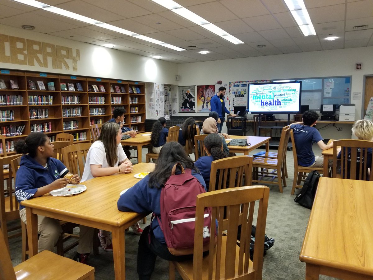 JRLibrarian's tweet photo. Today students learned how to recognize and manage stress. Students also learned about the mental health continuum - healthy behaviors vs. when to seek support. Thank you @Flora_Mind for this workshop! #BreakTheStigma #MentalHealthAwareness @MetropolitanELS @NYCDOEOLS @nycsla https://t.co/Q1FGzaolRt