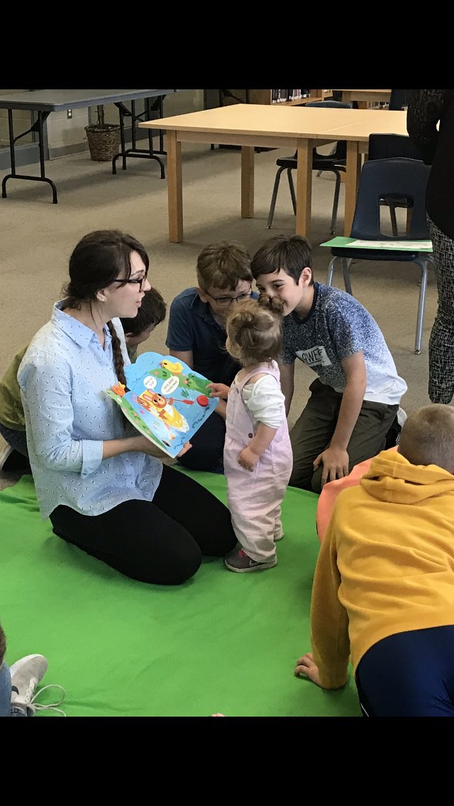 Celebrating and sharing our wishes for our amazing Roots Baby today! @SMCDSB_SCD @RootsofEmpathy #tinyteacher #greenblanket #empathy #prosocialbehaviour