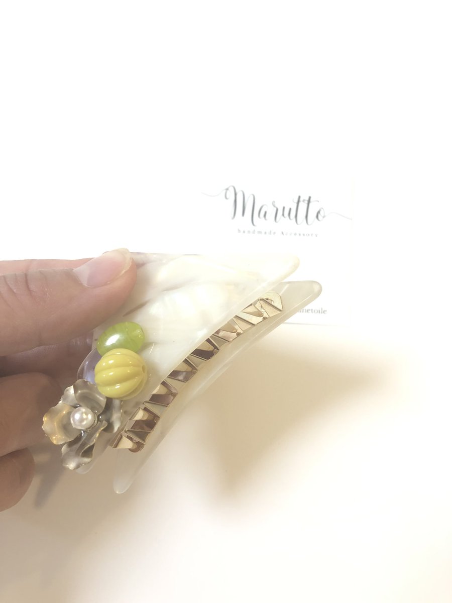 Marutto_made's tweet photo. 挟むだけヘアクリップ♡
ポニーテールやハーフアップを
挟むだけ♡

爽やかなヘアアクセサリー���す
クリップなので
お気軽に使えるのかなとおもいます♡

@run_speace にて
販売予定です♡
お��しみにーー！

バレッタ #ハンドメイド #リントンツイード #シャネル #リボン #ママ #素敵ママ https://t.co/RtuWvXc1IQ