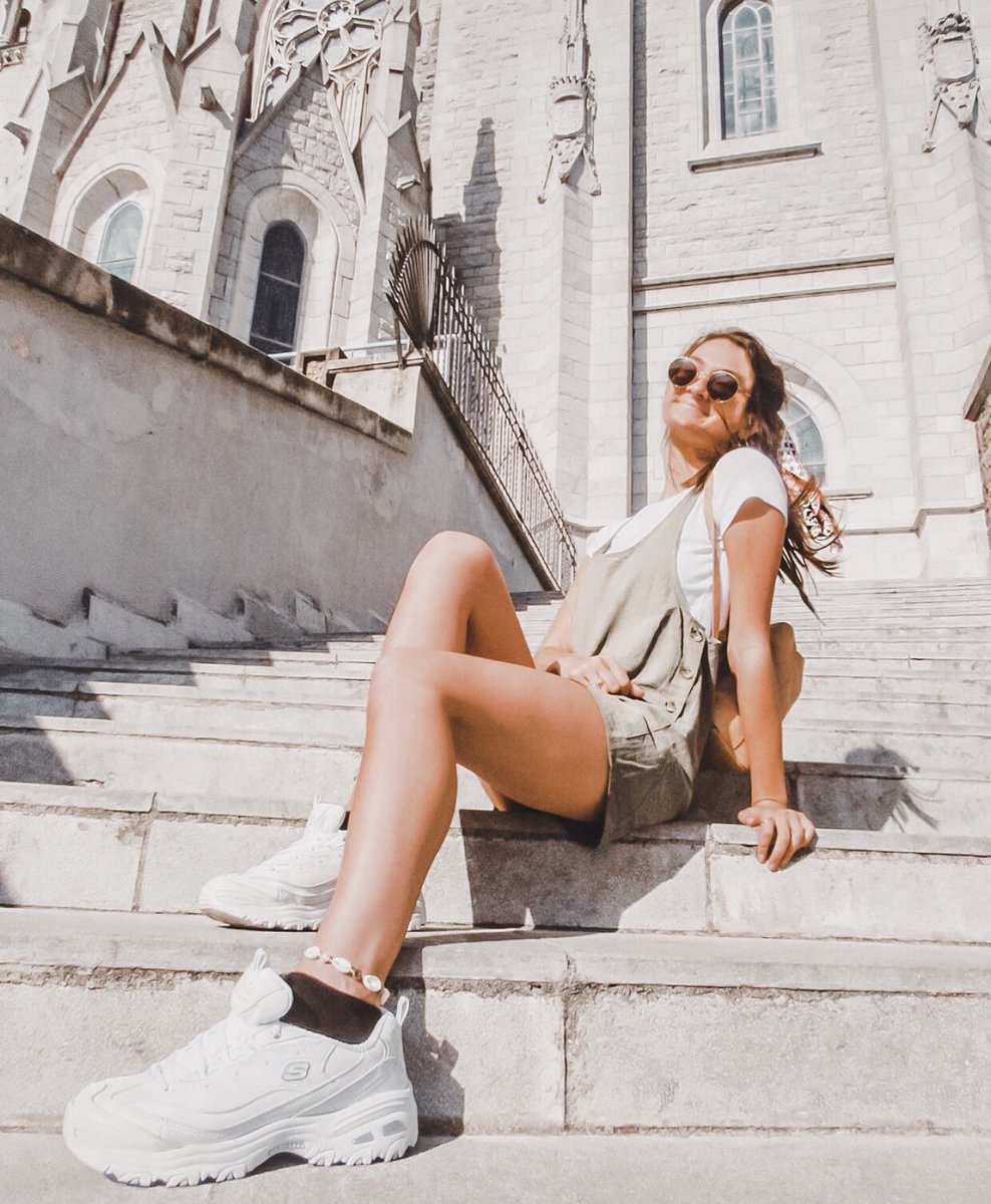 ⭐️ A N G E L   A B R O A D ⭐️ ⁣
⁣
Claudia is interning abroad as a communications and social media intern for HelloBarcelona. She helps plan events and communicates between Spanish workers and English-speaking travelers. #MoAlphaProud