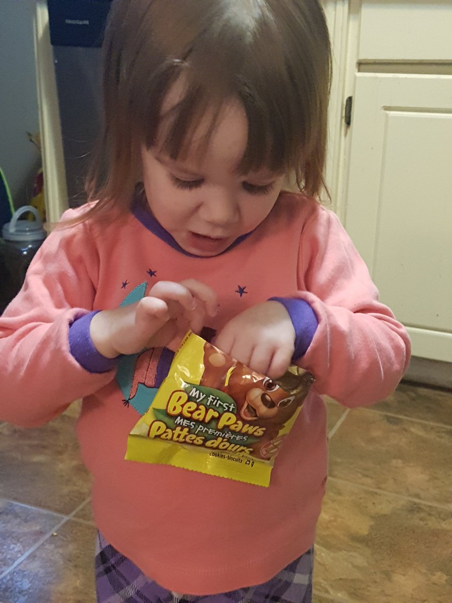 VivianPetho's tweet photo. #YMC #BetterFirsts #Gifted
Loving my bear paws cookies! https://t.co/Gh2uDe2IyJ