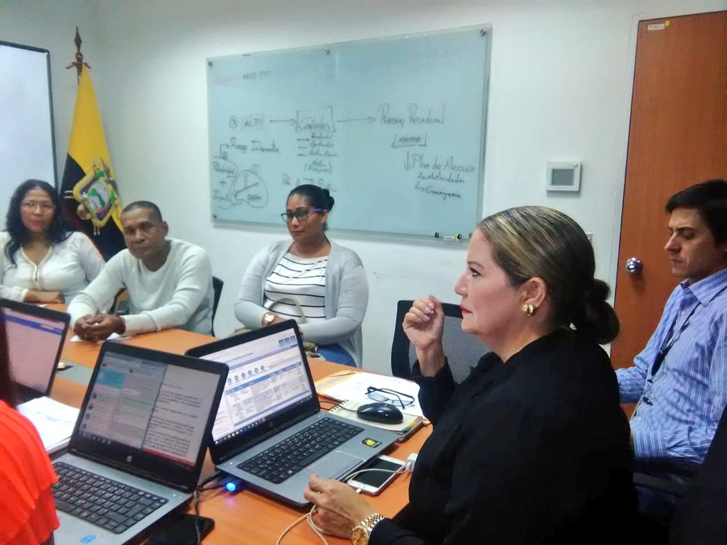 del_eps's tweet photo. #CONOEPS, Compañeros de la Red Global EPS, Esmeraldas @damianvera70, en reunión con @SERCOPec #Quito, realizan conversatorio, desarrollan propuesta en bienestar del sector EPS. https://t.co/8lkduYh0f3