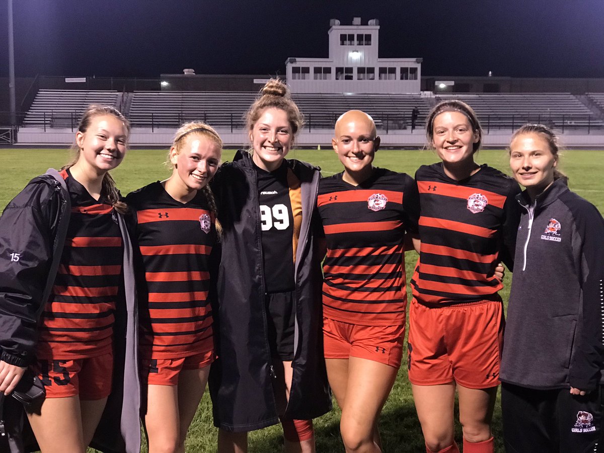 #strongesttogether 🖤⚽️❤️ Great team effort! Tremendous last home game seniors! We love you! Keep this ball rolling!