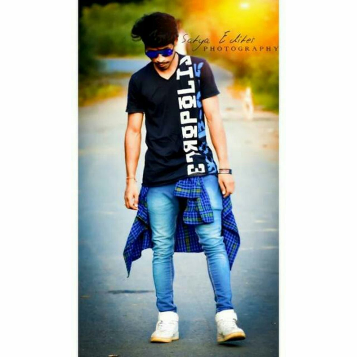 santhalworld's tweet photo. #santhal #sarna #kora
@santhal_world ➡@satu___________
🏡 👉#Dhanbad #Jharkhand
#tshirt #jeans 💕 💕
 #potrait photography💕💕
#instamodels💕💕💕
#casualstyle #getup 👌 ade chehra💕💕💕
👌 jhakas kora 👦
#Jharkhand #Kora #share #comments
#johar 🙏 #marang_buru_hirla https://t.co/Oi71lumw2R