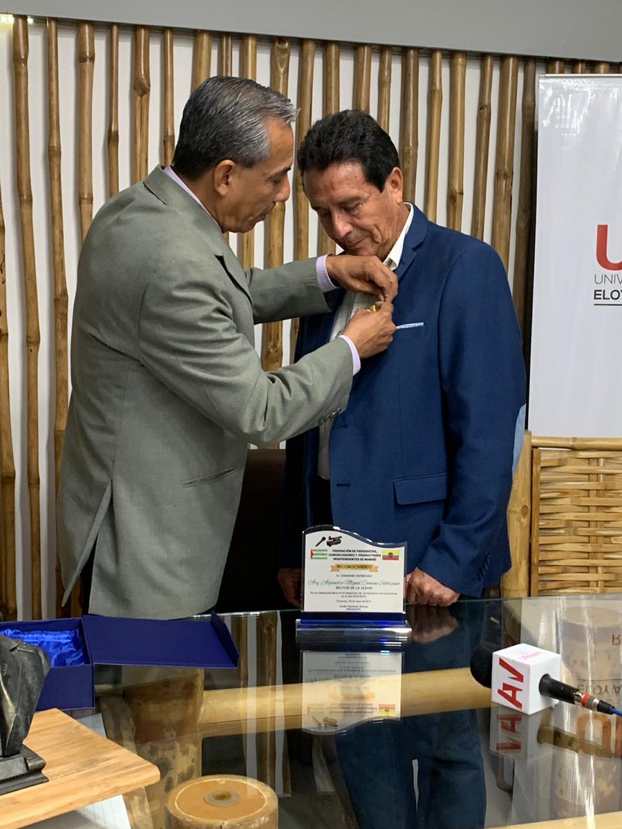 MiguelCamino_S's tweet photo. Mantuvimos hoy una reunión productiva con los alcaldes de Bahía de Caráquez Ingrid Zambrano, Javier Pincay de Puerto López y Duval Valeriano del cantón 24 de Mayo, con quienes reafirmamos nuestro compromiso en generación de proyectos y propuestas desde .@UleamEcuador #SoyUleam https://t.co/Kvc9xFZA3J