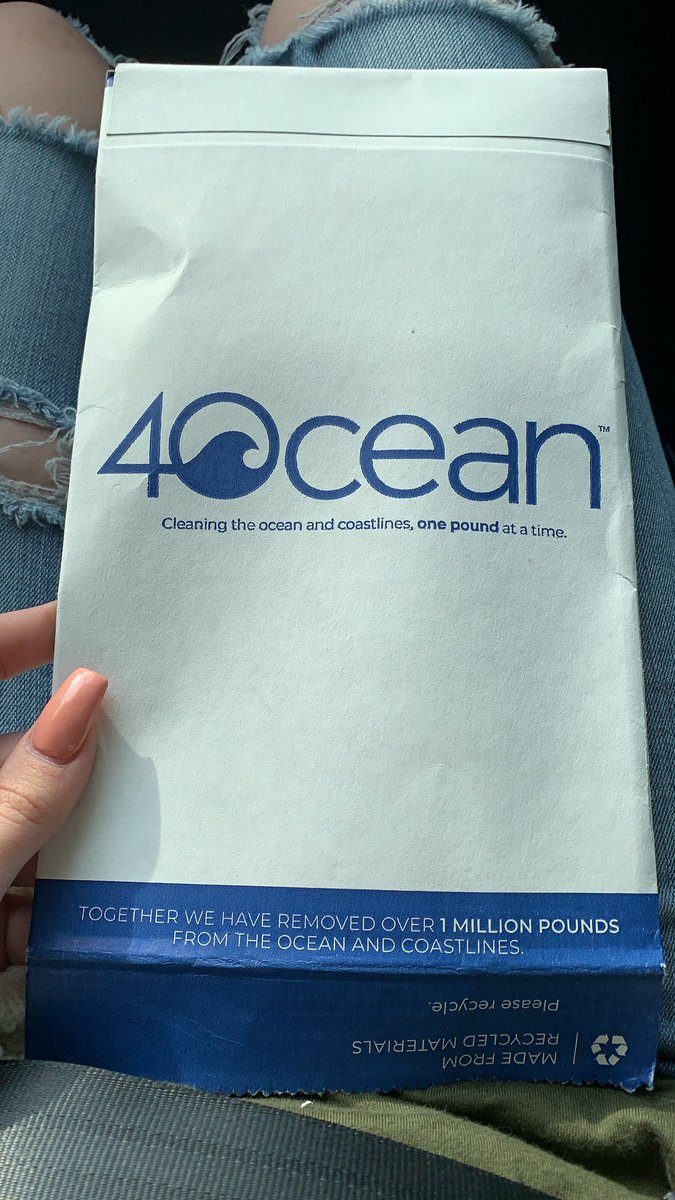 alyssacurrier_'s tweet photo. the brand @4oceanBracelets deserves recognition &amp; your money! with every purchase they remove 1 lb of trash from the ocean. not to mention that all of the packaging was paper. the bracelets are made fully out of recycled plastic &amp; i 10000% reccomend purchasing catch me wearing 20 https://t.co/UvOQ7mvRBc