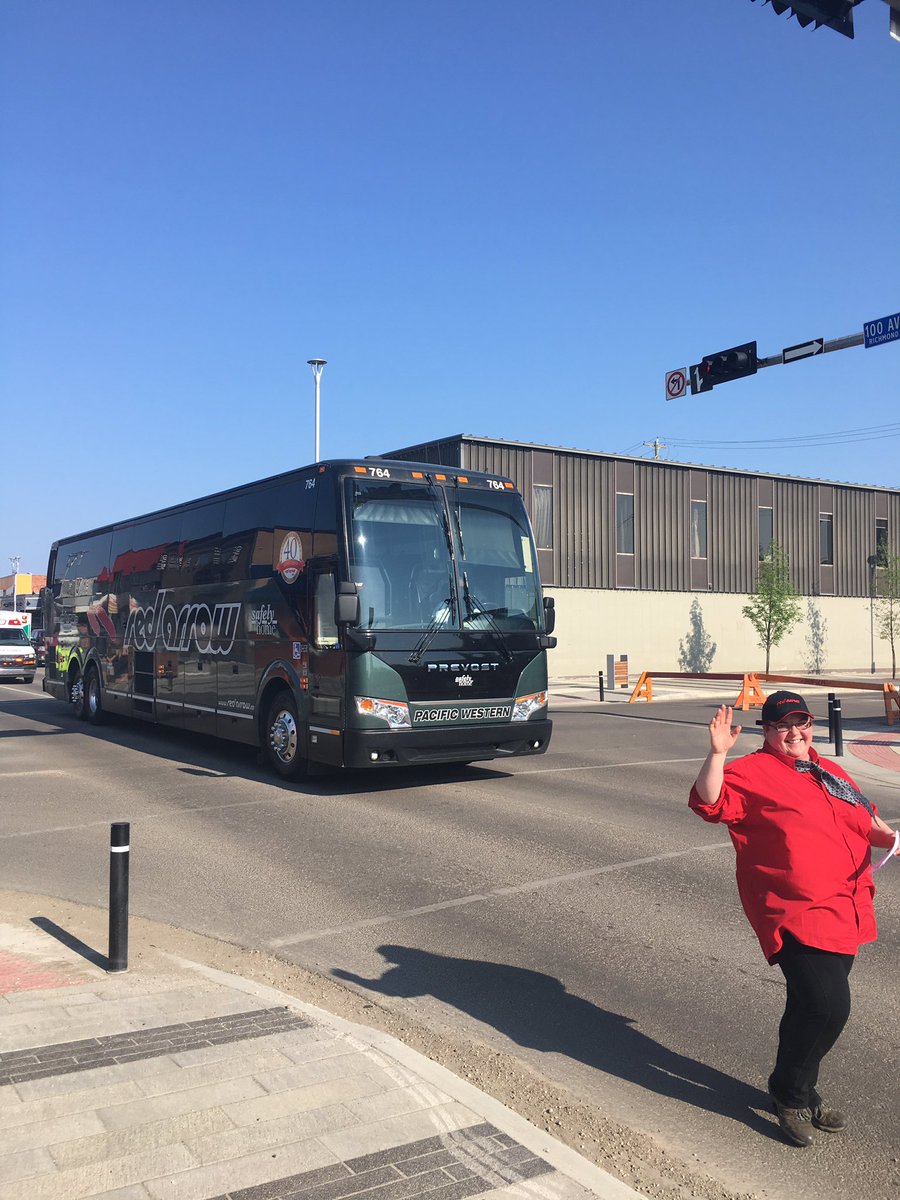 RedArrowEbus's tweet image. Miss GP Stompede Contestants, our team member Shannon Walters, and our Red Arrow coach in the @GPstompede Parade! #gpstompede #TourismWeek #40YearsRedArrow @CityofGP @GPtourism