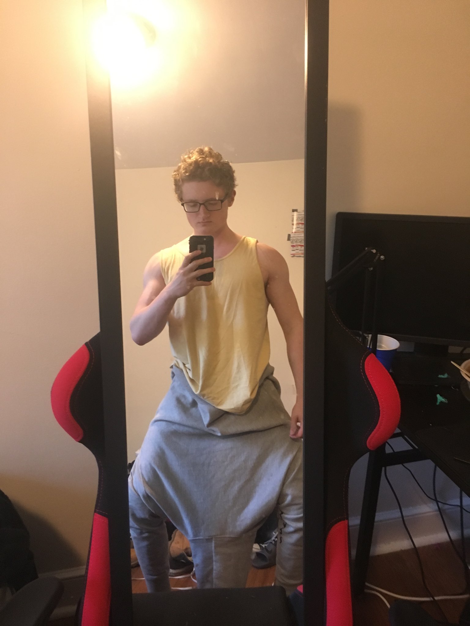 Chase on X Heard that girls liked grey sweatpants so I thought I d join the trend https t 4qVWzlKxGr X