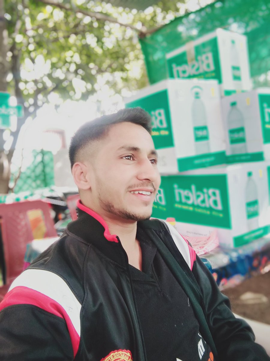 UGhait's tweet photo. ये जिंदगी तु खेलती बहुत है,
    खुशियों से हमारी,
हम भी इरादे के पक्के है,
   मुस्कराना नहीं छोडेंगे!!! https://t.co/7RxiZHXqcb