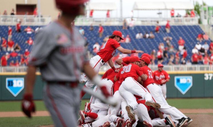 bealsy9's tweet image. Finally got a minute to reflect on the past few days.  What a ride!!  So proud of this group of Buckeyes.  Got to enjoy it all with the family as well - rare!!!  Thanks to all who reached out and supported. #GoBucks #B1GChamps #BuckeyeNation
