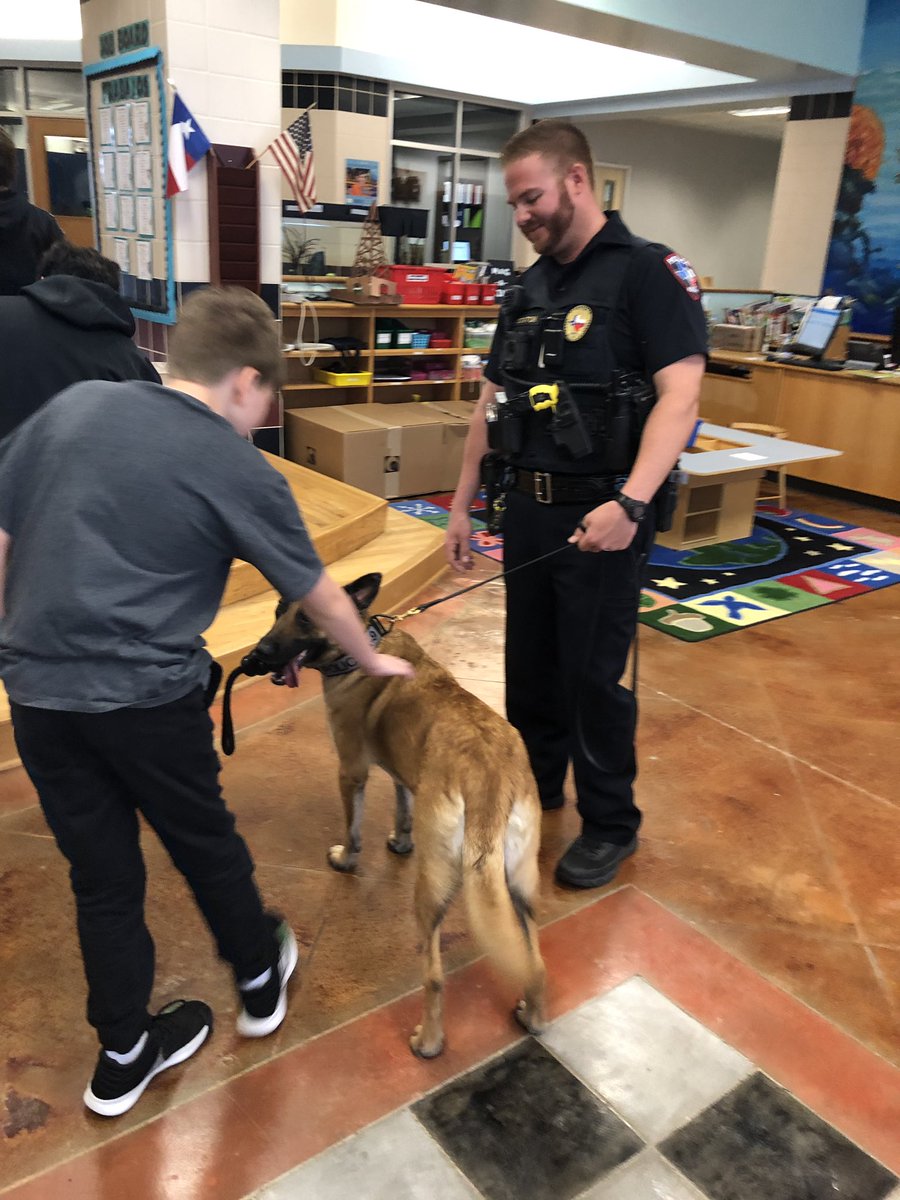Stewart Elementary (@stewartseagulls) on Twitter photo Thank you Officer Staton and DeeDee for teaching our 5th graders about your important job! <a href="/KemahPD/">Kemah Police Dept.</a> Thank you Officer Staton and DeeDee for teaching our 5th graders about your important job! <a href="/KemahPD/">Kemah Police Dept.</a>