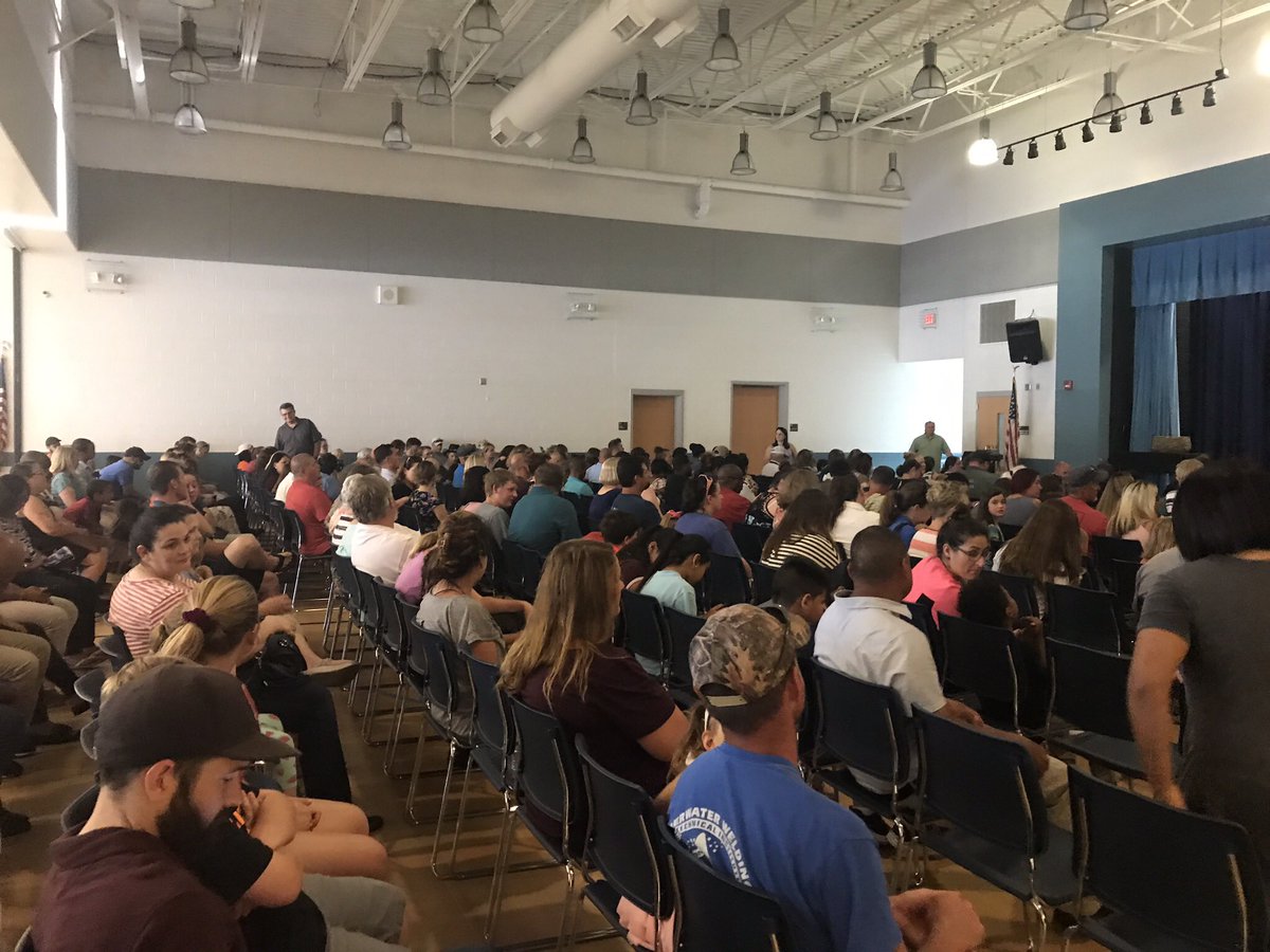 MVEMustang's tweet photo. A great turnout tonight for our End-of-Year Kindergarten Program. #TinySeeds #Grow https://t.co/heW3C3R8o1