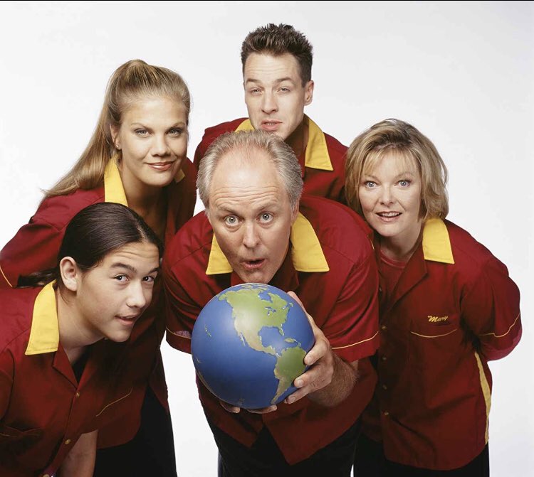 третья планета от солнца сериал 1996–2001. 7 планета от солнца сериал. джозеф гордон левитт 3 планета от солнца. 3rd rock from the sun. третья планета от солнца 1 сезон 1 серия.