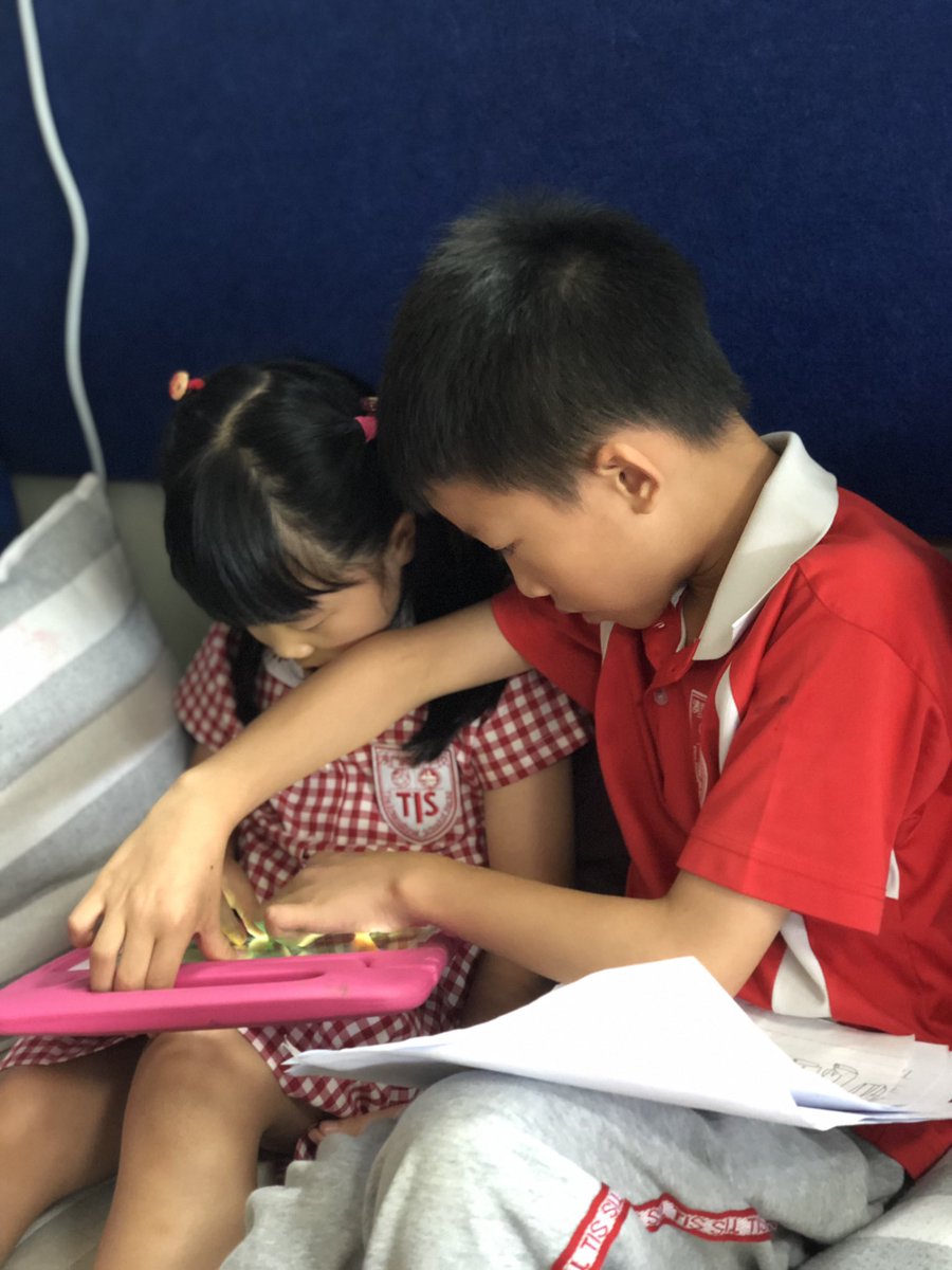 Our little SK buddies are helping us turn our Fairy Tale stories into #toontastic cartoons! #buddies #TISMacao <a href="/MsKakoske/">Sara Kakoske</a>
