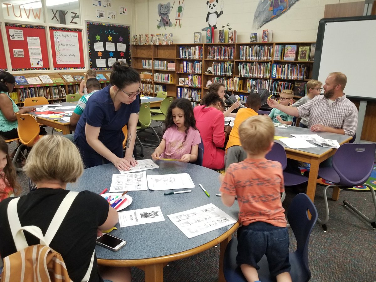 SenecaElemArt's tweet photo. More great pics from Arts Night! https://t.co/zsW6Nh7Nv2