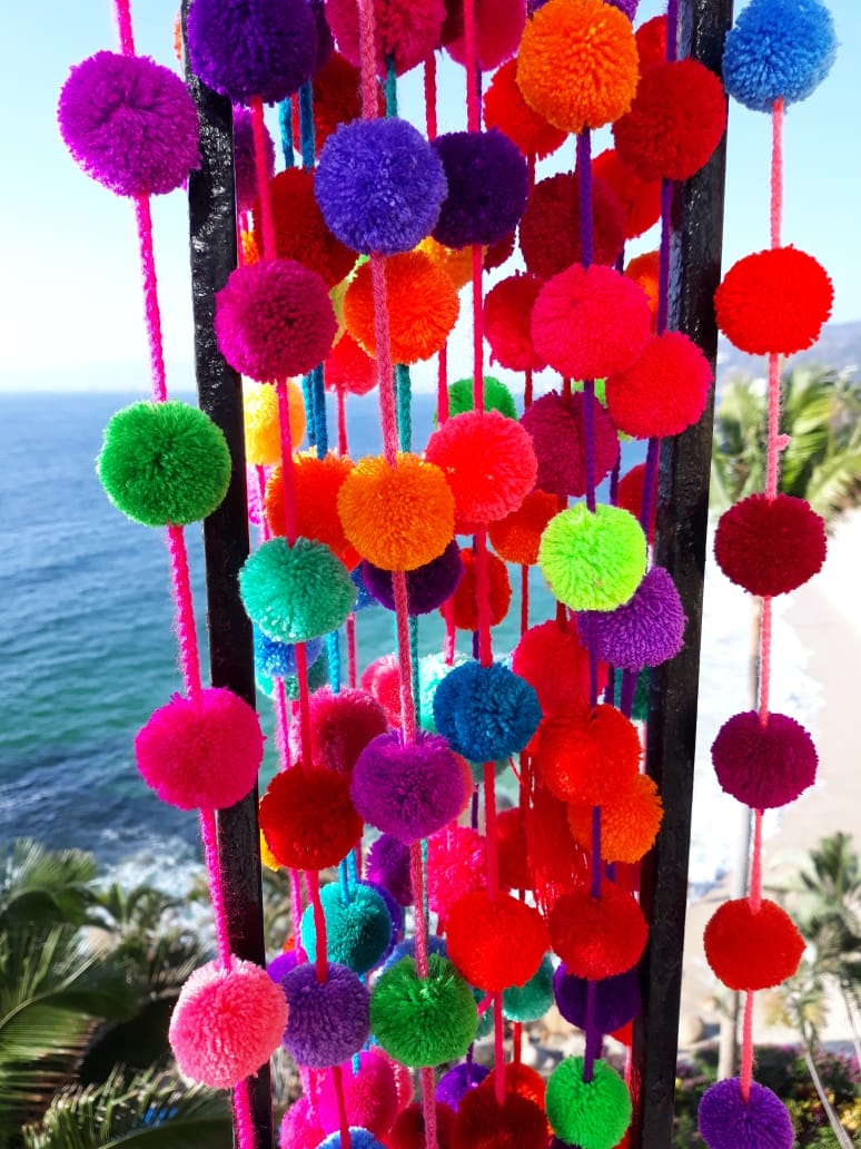 azuleho_mx's tweet photo. We're ready for a bright and colourful summer with these beautiful garlands made in Mexico!😍🥳

Get yours by following the link to our Amazon Front store 👇

https://t.co/JH5t8KDDmp

#mexicangarland #madeinmexico #mexicanpompom https://t.co/3BJa4KFZUp