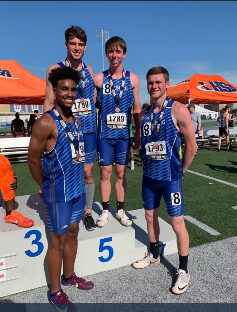 SoWestILHSSport's tweet photo. Congratulations @FreeburgTrack @MidgetSprints #4x400 Team of @bmeng21 @ZackPluff @Nickelbe_4 @NoahWilliams_5 
Final Rankings
5th @MileSplitIL 
5th @IHSAState 
5th @AthleticdotNet 
#NewSchoolRecord Holders
#TheMidgetWay #4xFast https://t.co/tdEUEUAkPN