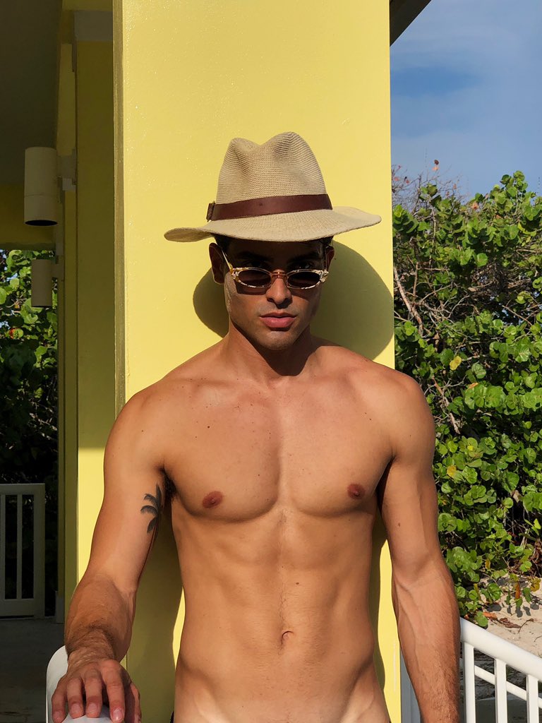 naloneptuno's tweet photo. come spend summer with me’ https://t.co/K4HXqj0Rhe