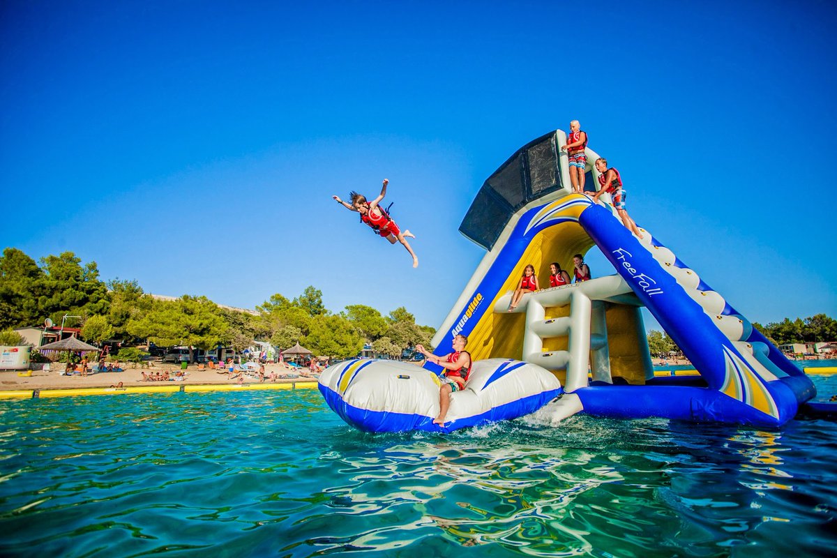 IslandWater's tweet photo. Get ready to blast this summer in Lake Orion! @AmyAndrewsFOX2 @TarynAsherFox2 @JasonCarrTV https://t.co/80AmSBfCqN