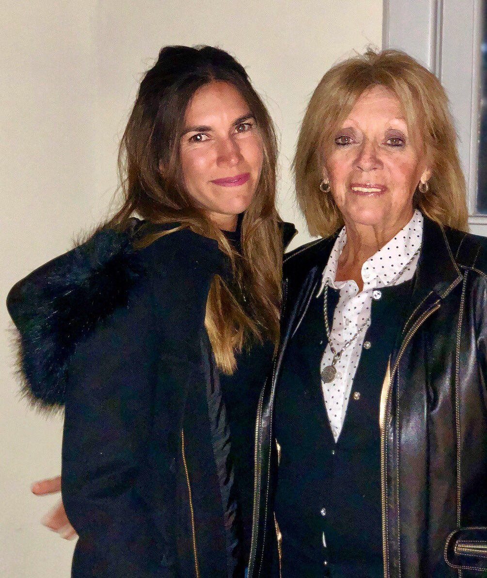 Feliz Cumple Mami !! Que se cumplan todos tus deseos!! Love you 😍