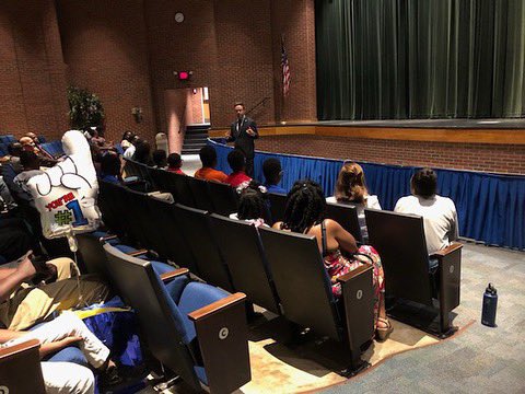 mfberlucchi's tweet photo. I enjoyed the opportunity to speak with students and families from Green Run High School’s G.M.A.C and the Golden Fold on the topic of “A Stronger Village: What can be done to improve our community.” Thank you for including me. #virginiabeach #greenrunhs #citycouncil #mb4vb https://t.co/fBn2zQvpaB
