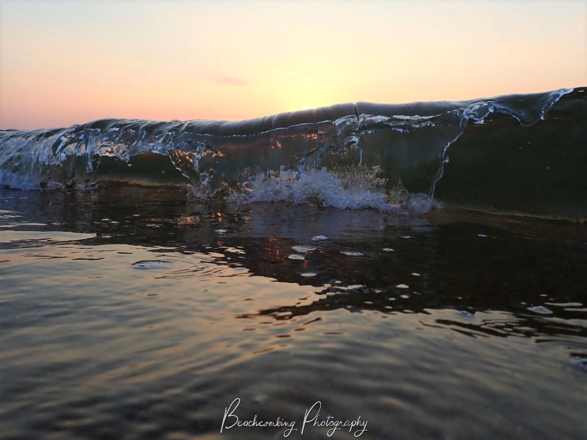Smooth wave breaking at sunset #beachy #dusk #sunset #sunsetlovers  #naturephoto #loveva #virginiacities #virginiaoutdoors #naturalvirginia #sunset #waves #virginiabeach #firstlandingstatepark #virginiastateparks