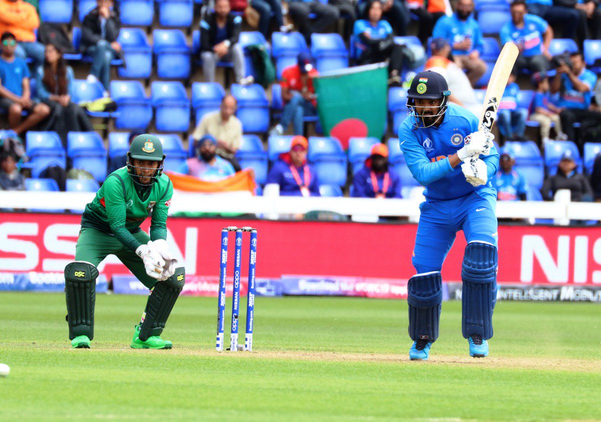 am_parvej's tweet photo. CENTURY!
@klrahul11 brings up a brilliant ton of 94 deliveries
#TeamIndia
#CWC19Warmup @cricketaakash https://t.co/m8GDCAlhox