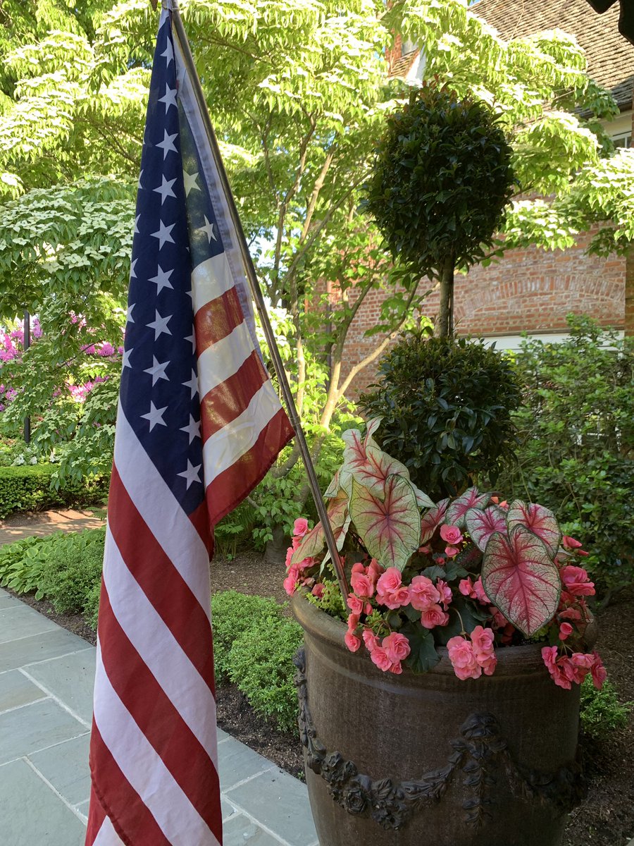 Enjoying the day at the Mill River Club on this Memorial Day. 🇺🇸🌝🎾 #MemorialDay19 #MemorialDayWeekend2019 #MemorialDay #GodBlessTheUSA #USA