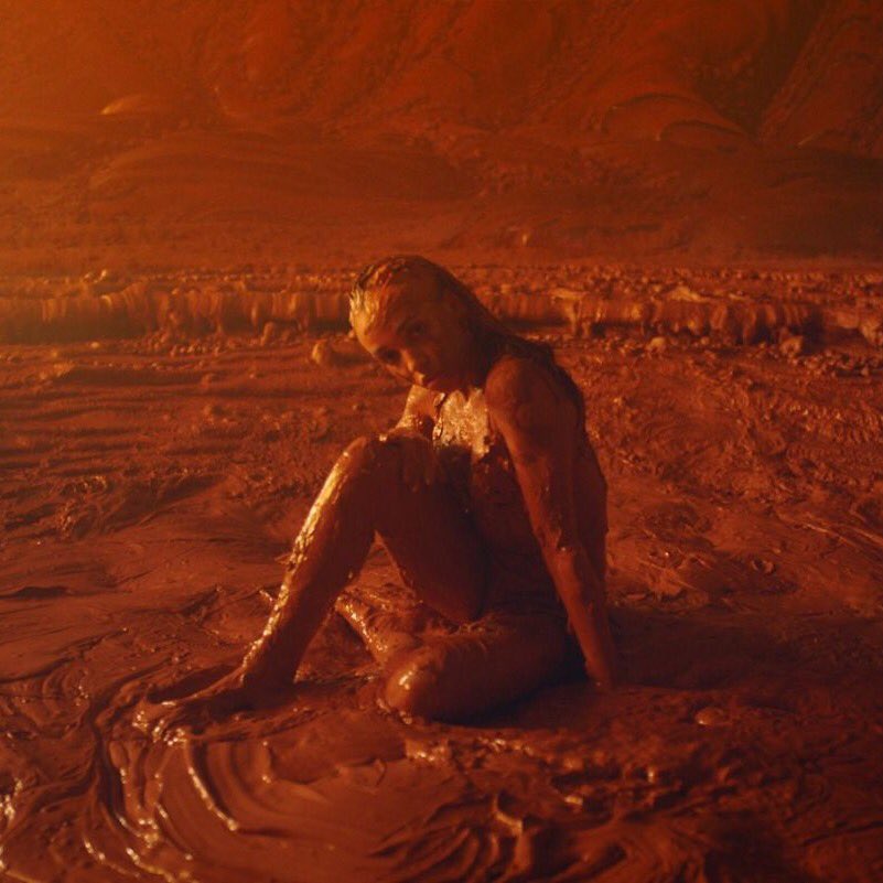 ParulinaJewelry's tweet photo. FKA Twigs is a favorite and we stan for all her releases. Newest one yet is the video for Cellophane and we love how artsy it is Check it out below.
.
https://t.co/HvtfG5qVzb
.
#fkatwings #cellophane #music #tunes #playlist #song #album #record #musicvideo #nowplaying #artist https://t.co/voFvEqZixq