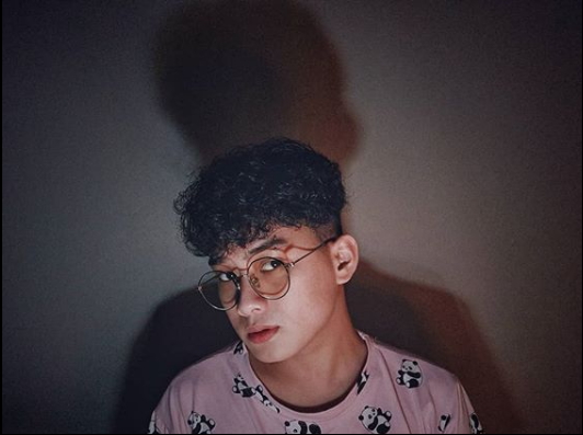 kapusoPR's tweet photo. Happy birthday Bryan Chong! Keep on singing! ✨

Listen to his very first single "Pakiusap" now available on online music stores. ❤
#Pakiusap #GMAMusic https://t.co/PMoyVClb4q